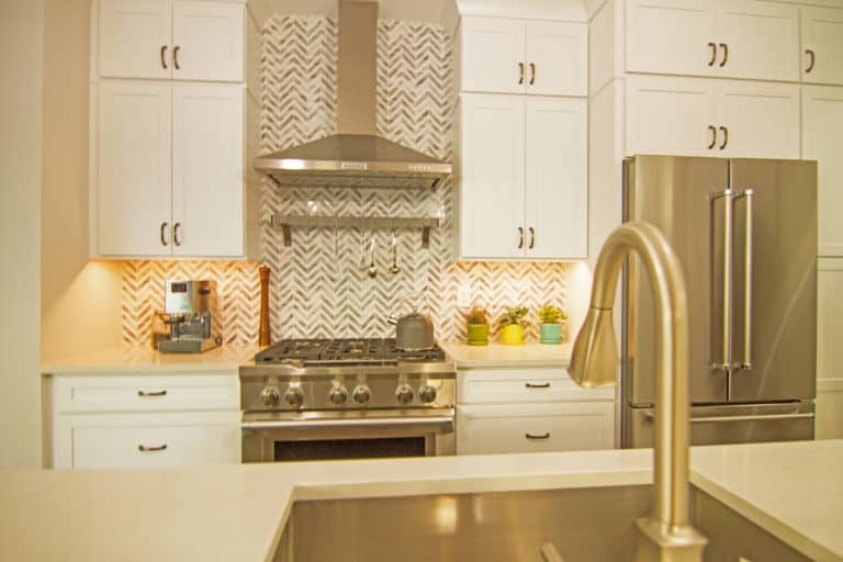3 Reasons Why You Need a Range Hood in Your Kitchen